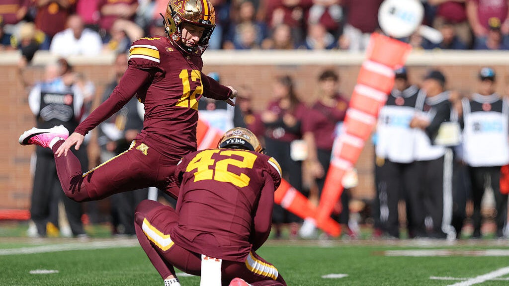 Minnesota's late-arriving kicker Luke Drzewiecki quickly makes a strong impression — St. Louis Park Dining news